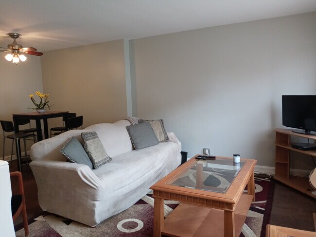 Living Room - 5337 S Wabash Ave