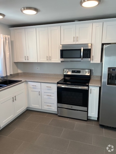 Kitchen Sink, Faucet, Cabinets, Hardware, Stainless Steel Appliances - 4444 E Belleview St Rental