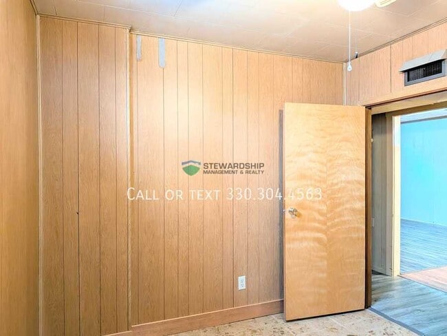 Photo - 139 Canal St W