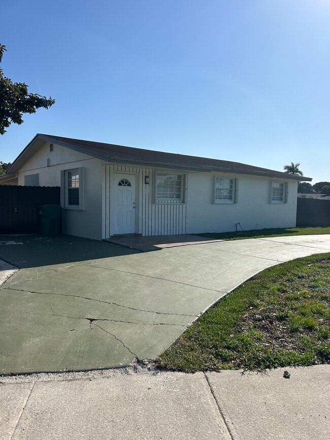 Photo - 11780 SW 182nd Ter