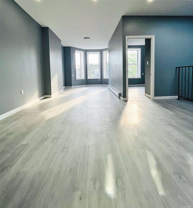 Photo - 77 Euclid Ave