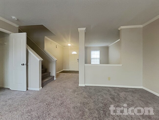 Photo - 1618 Howell Dr