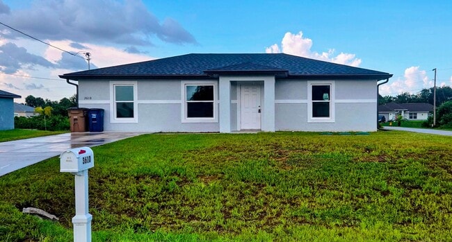 Building Photo - Great SW Location-Three Bedroom -two bath Rental