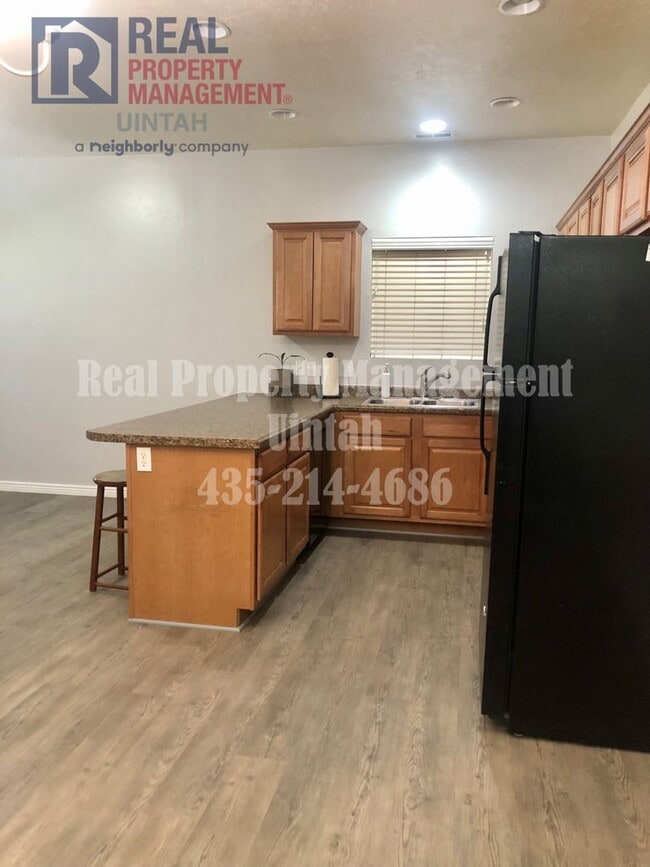 Photo - 3 Bed 2.5 Bath Townhome in Split Mountain.