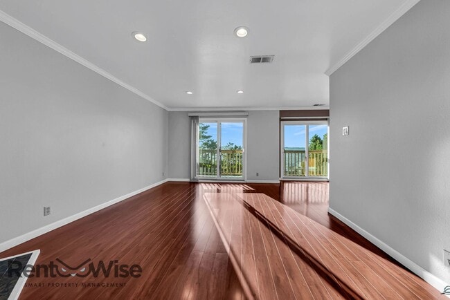 Photo - 963 Ridgeview Ct