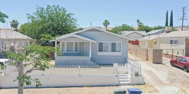 Remodeled Home in Taft! - Remodeled Home in Taft!