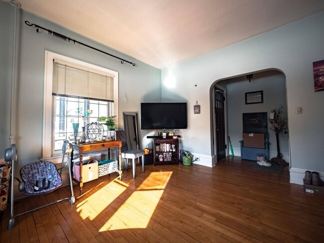 Photo - RC - 01 - Avon St Unidad 1216