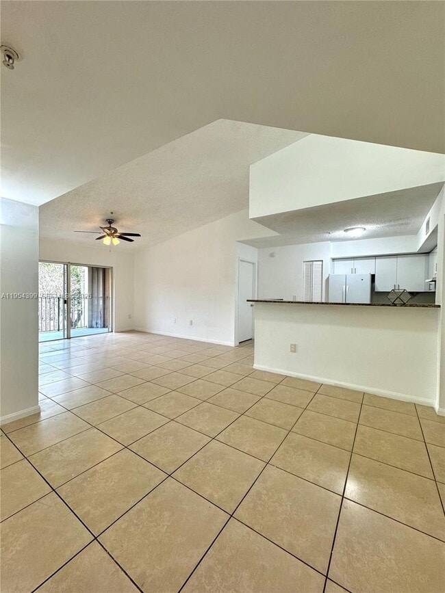 Photo - 4808 N State Rd 7 Unidad 13303