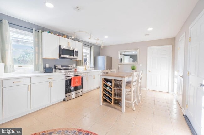 Photo - 341 Gordon Rd