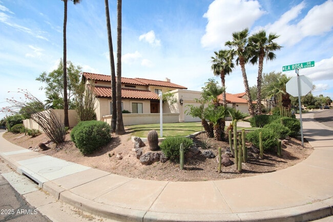 Building Photo - 459 E Marigold Ln