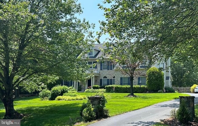 Building Photo - 10 Grey Pebble Ct Rental
