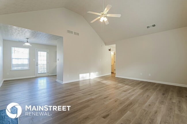 Photo - 2000 Redwood Trace