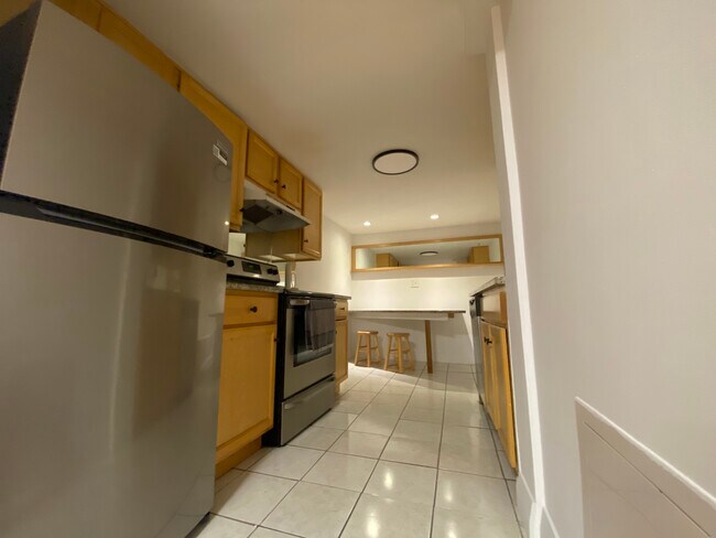 Building Photo - 90 Bynner St Unit B