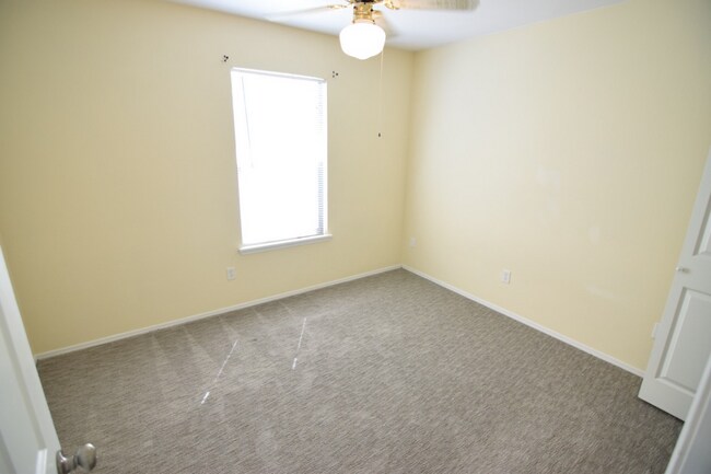 Photo - 711 Brazos Dr