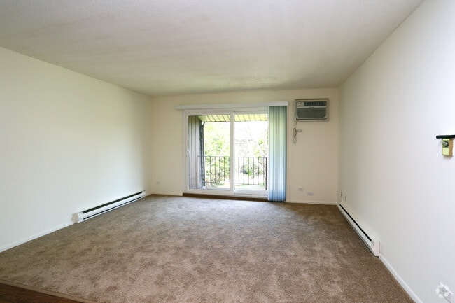 2BR, 2BA - 950SF - Living Room