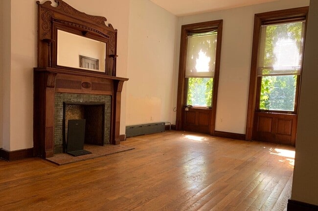 Photo - 40 W 120th St