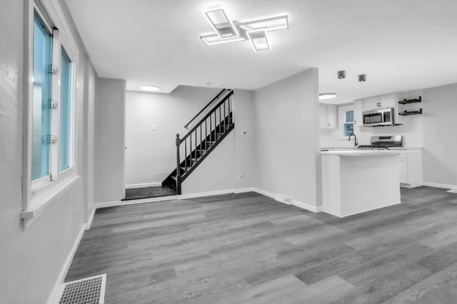 Photo - 1209 Cloverfield Dr