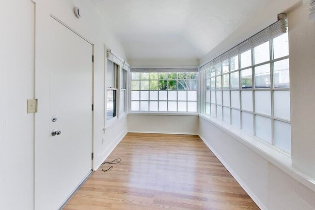 Photo - 628 Waverly Street-E Unit E