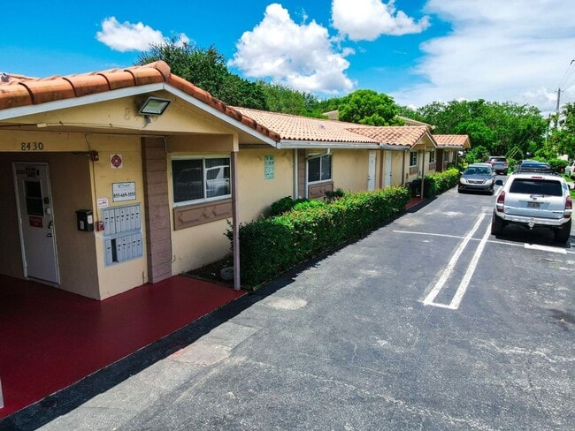 Photo - 8430 NW 40th St Coral Springs, FL 33065