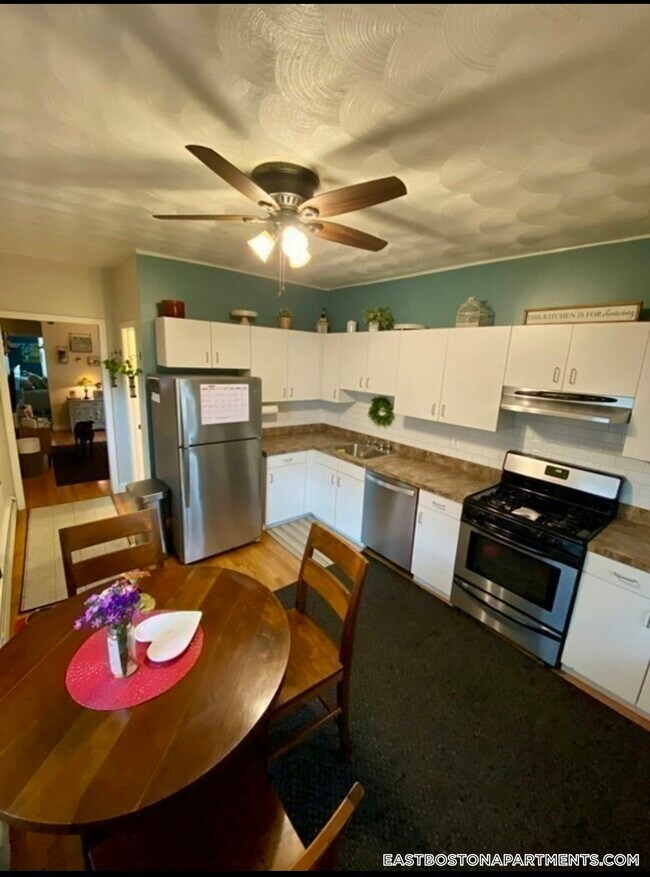 Photo - 171 Brooks St Unidad 1