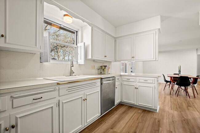 Photo - 11805 Oak Trail