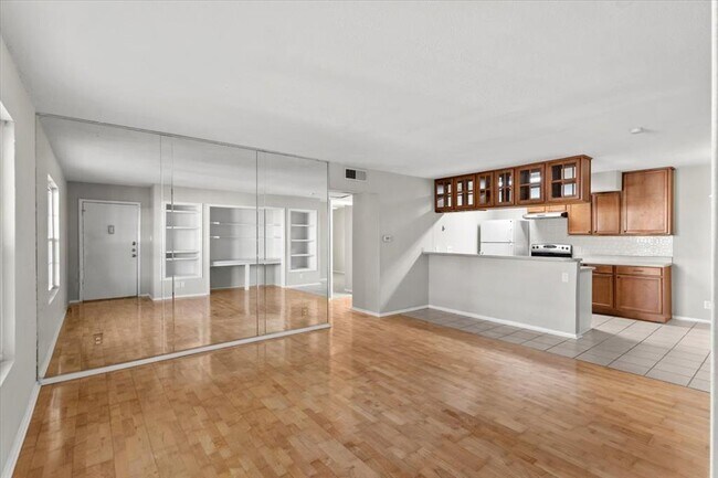 Photo - 910 Duncan Ln Unit 57