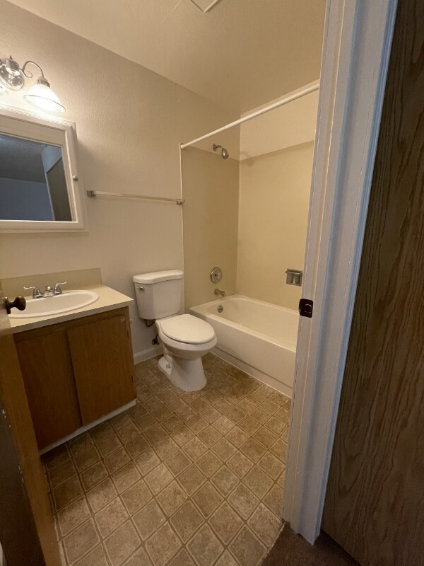 Photo - 690 NW Atalanta Way Unidad H101