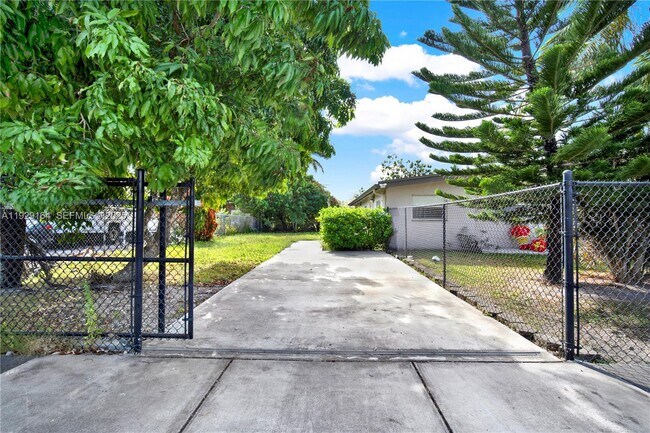 Photo - 14310 SW 271st Terrace