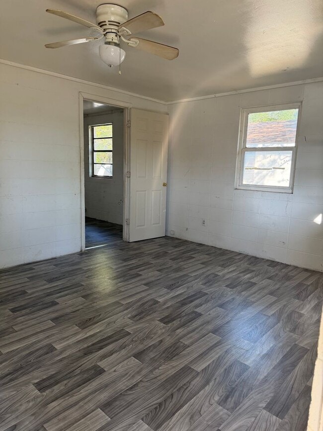 Photo - 410 Kingsby St Unit A