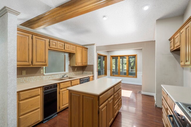 Photo - 30 Kensington Dr