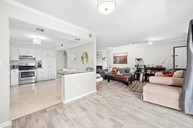 16743 Paxton Ave Unit 3N