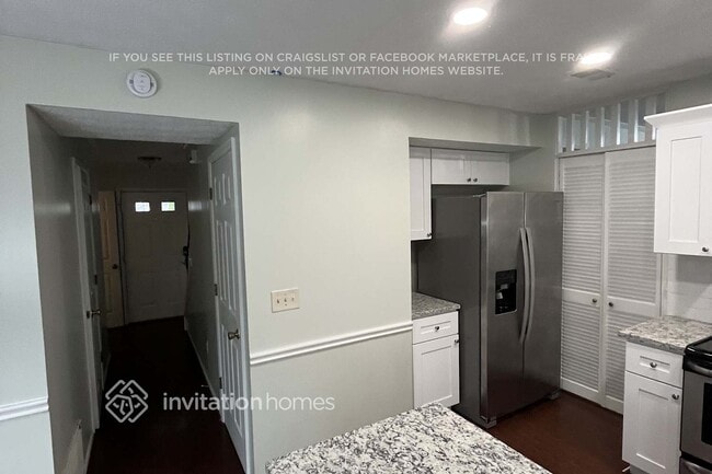 Photo - 465 Sheringham Ct