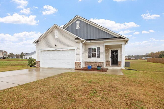 Photo - 303 Kenison Way