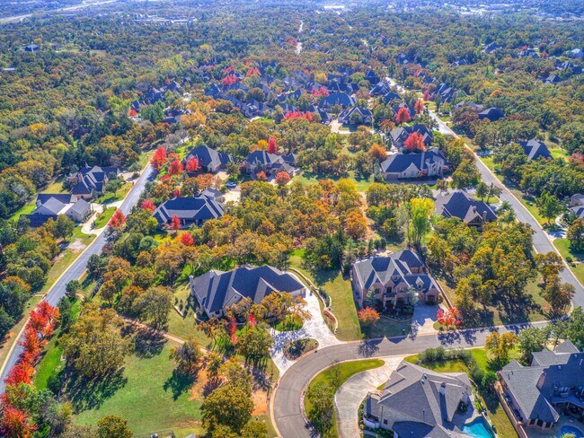 Building Photo - Stunning Luxury Home in East Edmond with a Pool/Jacuzzi + Woody Creek Addition + Theater Room+/5 ...
