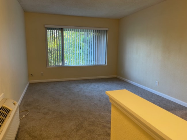 Photo - 1241 Morse Ave Unidad 2