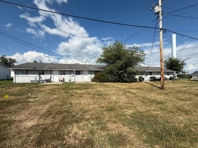 Photo - 700 W Cunningham Dr