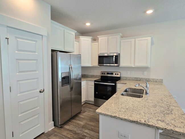 Photo - Stunning Townhome – Prime Pensacola Location