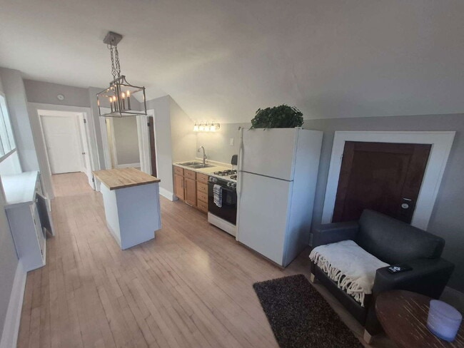 Photo - 1524 N 60th St House