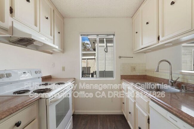 Photo - 1921 28th St Unit 3