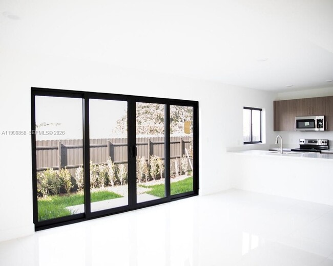 Photo - 238 NW 11th Ct