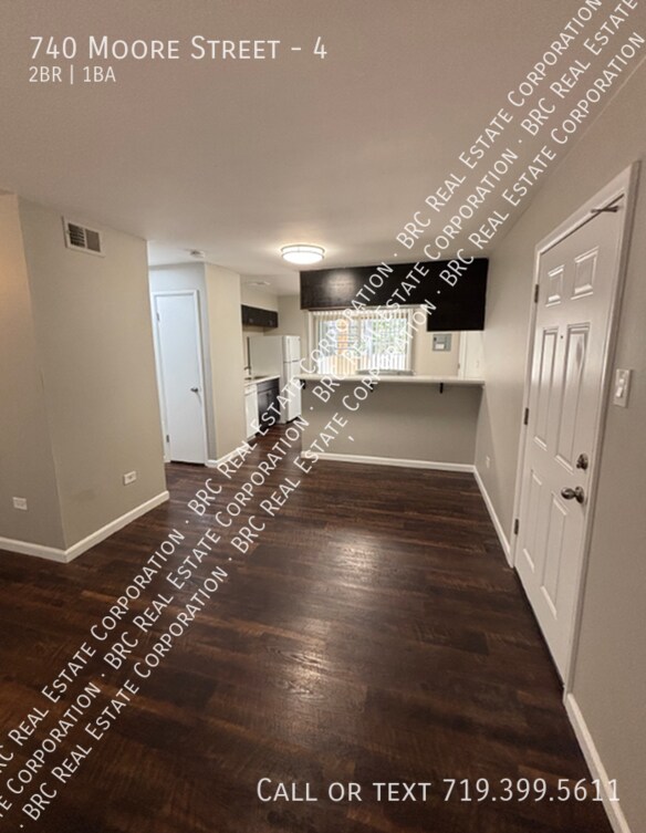 Photo - 740 Moore St Unidad 4