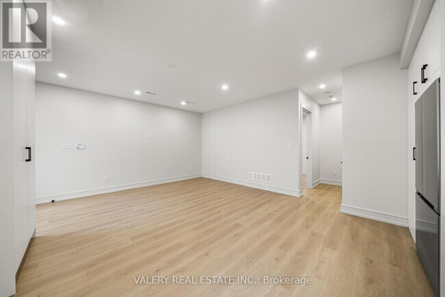 Photo - 131 Dovercourt Rd