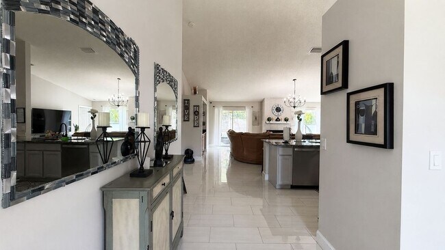 Photo - 1002 SW Longfellow Rd