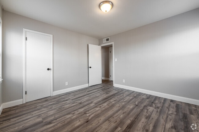 2BR, 1 BA - 787SF