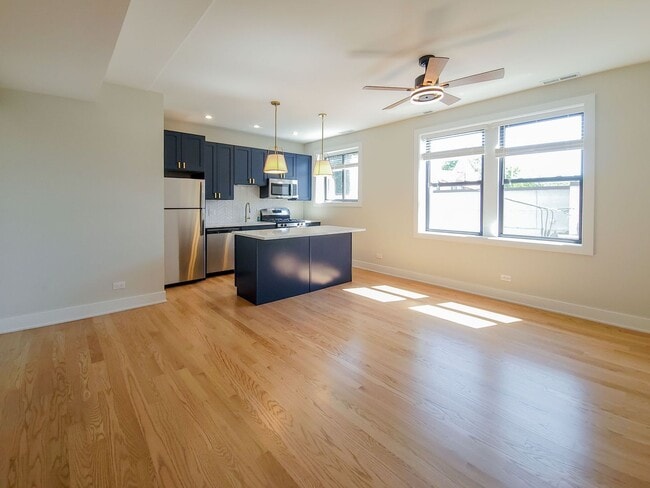 Photo - 2020 W Montrose Ave Unit 2C