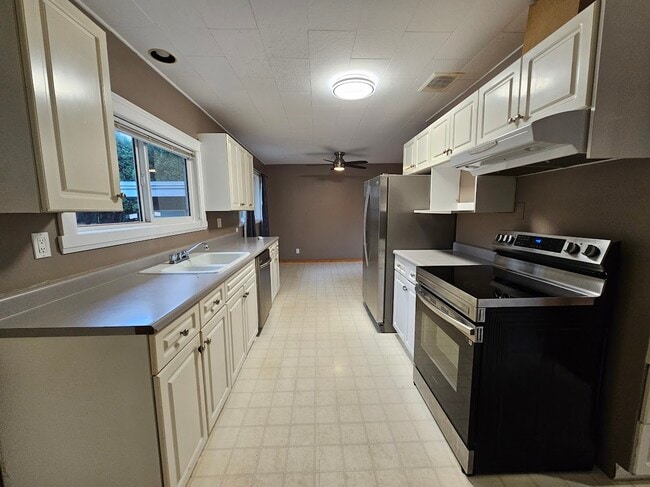 Photo - 34126 George Ferguson Way