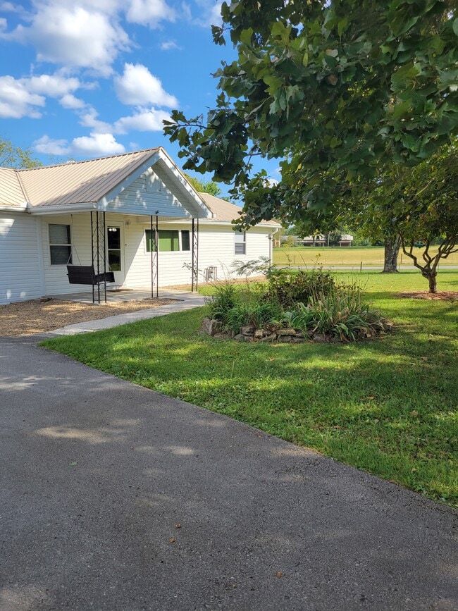 Photo - 566 Turkey Oak Rd