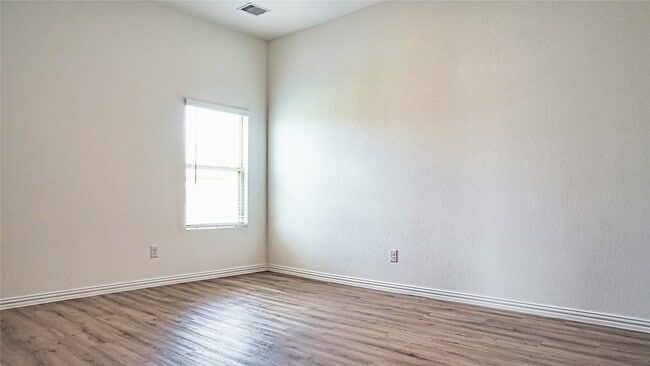 Photo - 3358 Avary River Ln