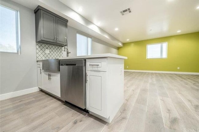 Photo - 4820 St Charles Pl