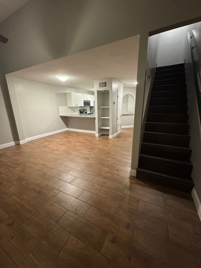 Building Photo - 5082 Ernst Ct Unit 33
